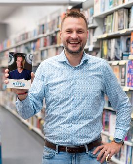 Rozhovor s Pavlem Hénikem, autorem titulu Ondřej Měšťák: Řemeslo krásy