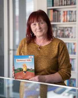 Rozhovor s Lenkou Jakešovou, autorkou titulů Štafetový kolík a Když Uchoplesk řádí